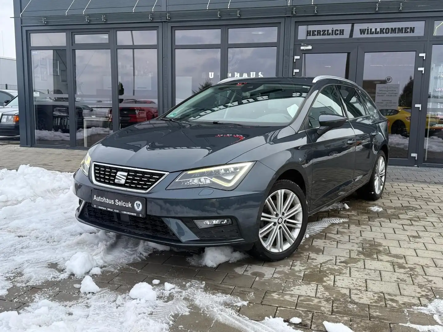 SEAT Leon Xcellence *ACC*LED*Virtual*SHZ*Kamera* Grau - 2