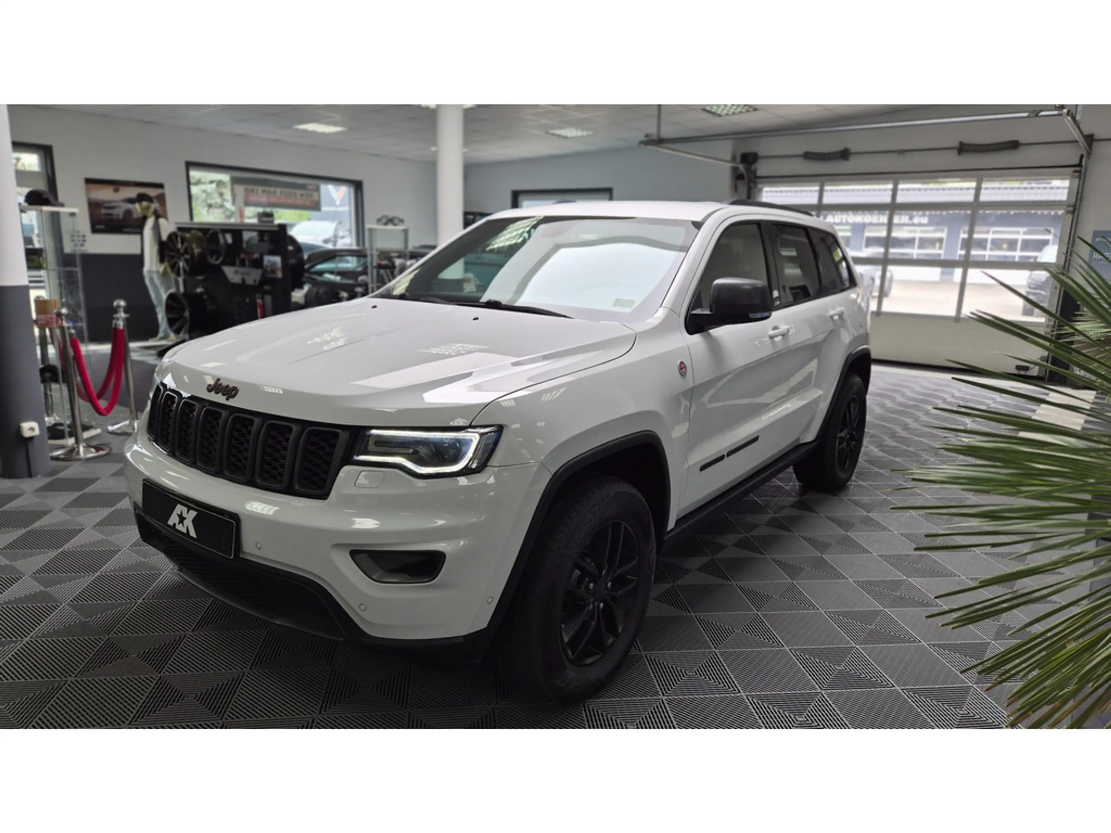 Jeep Grand Cherokee 3.0 CRD Trailhawk Luft HiFi Fa — photo 4