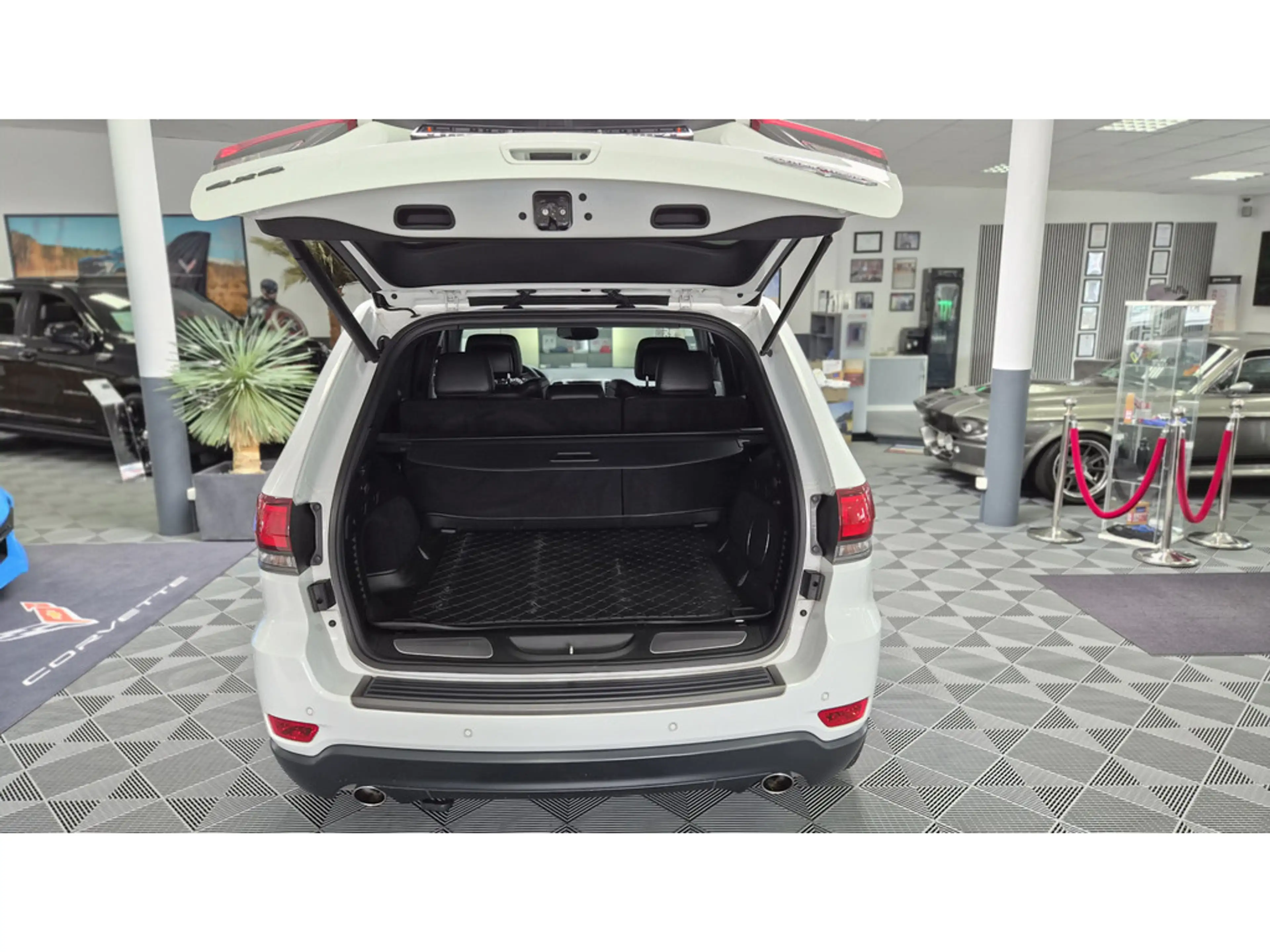 Jeep Grand Cherokee 3.0 CRD Trailhawk Luft HiFi Fa — photo 14