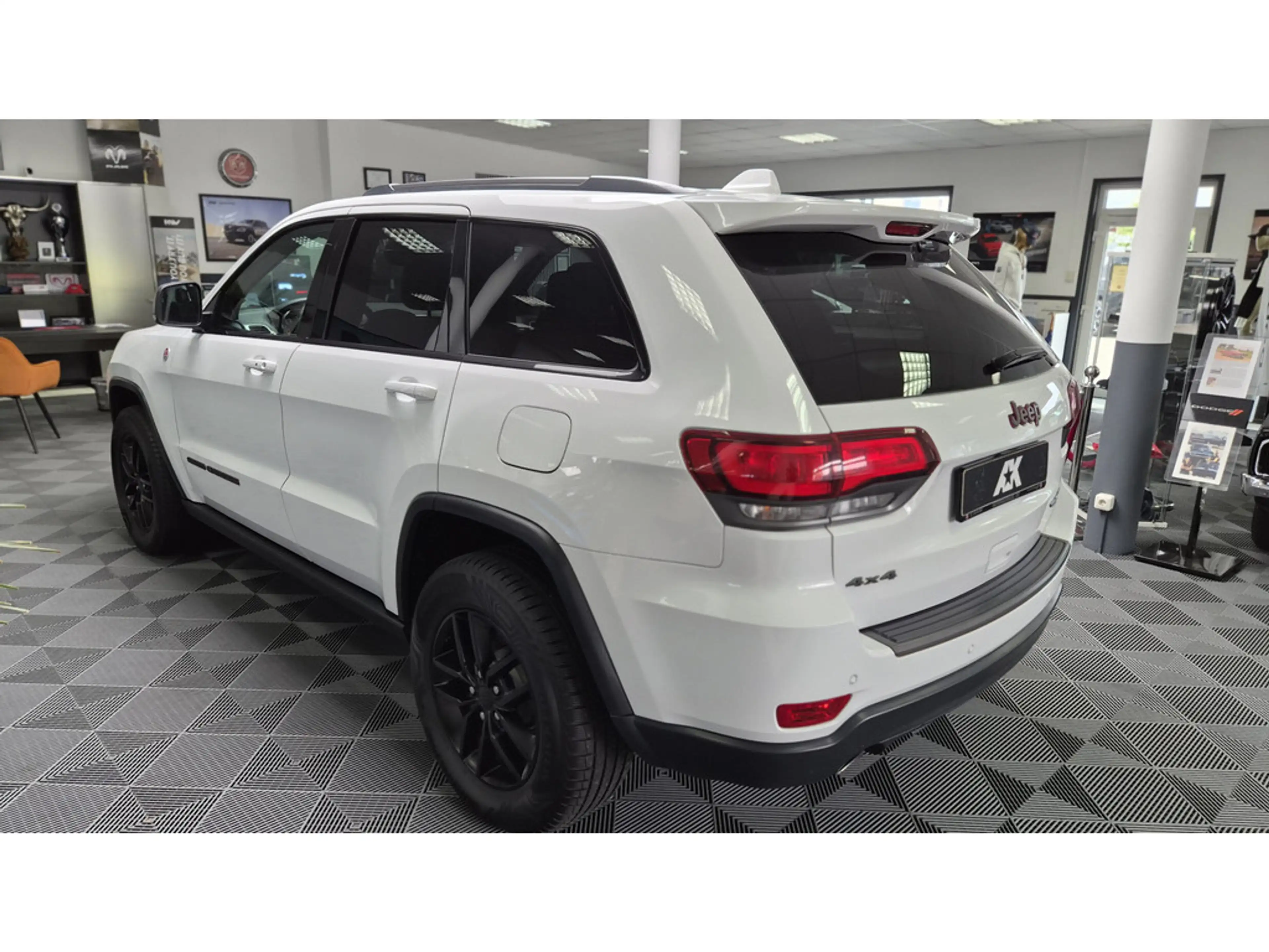 Jeep Grand Cherokee 3.0 CRD Trailhawk Luft HiFi Fa — photo 8