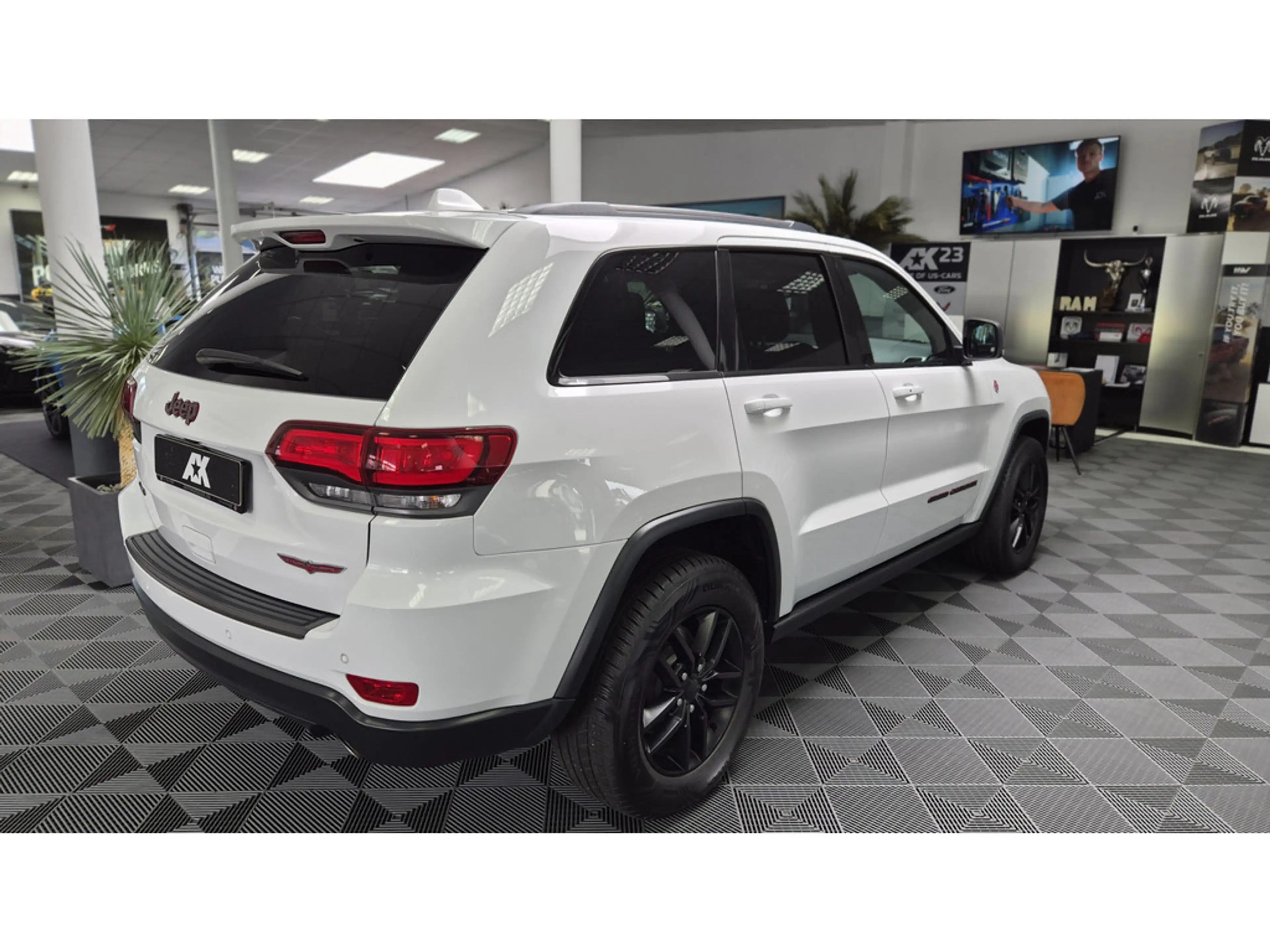 Jeep Grand Cherokee 3.0 CRD Trailhawk Luft HiFi Fa — photo 6