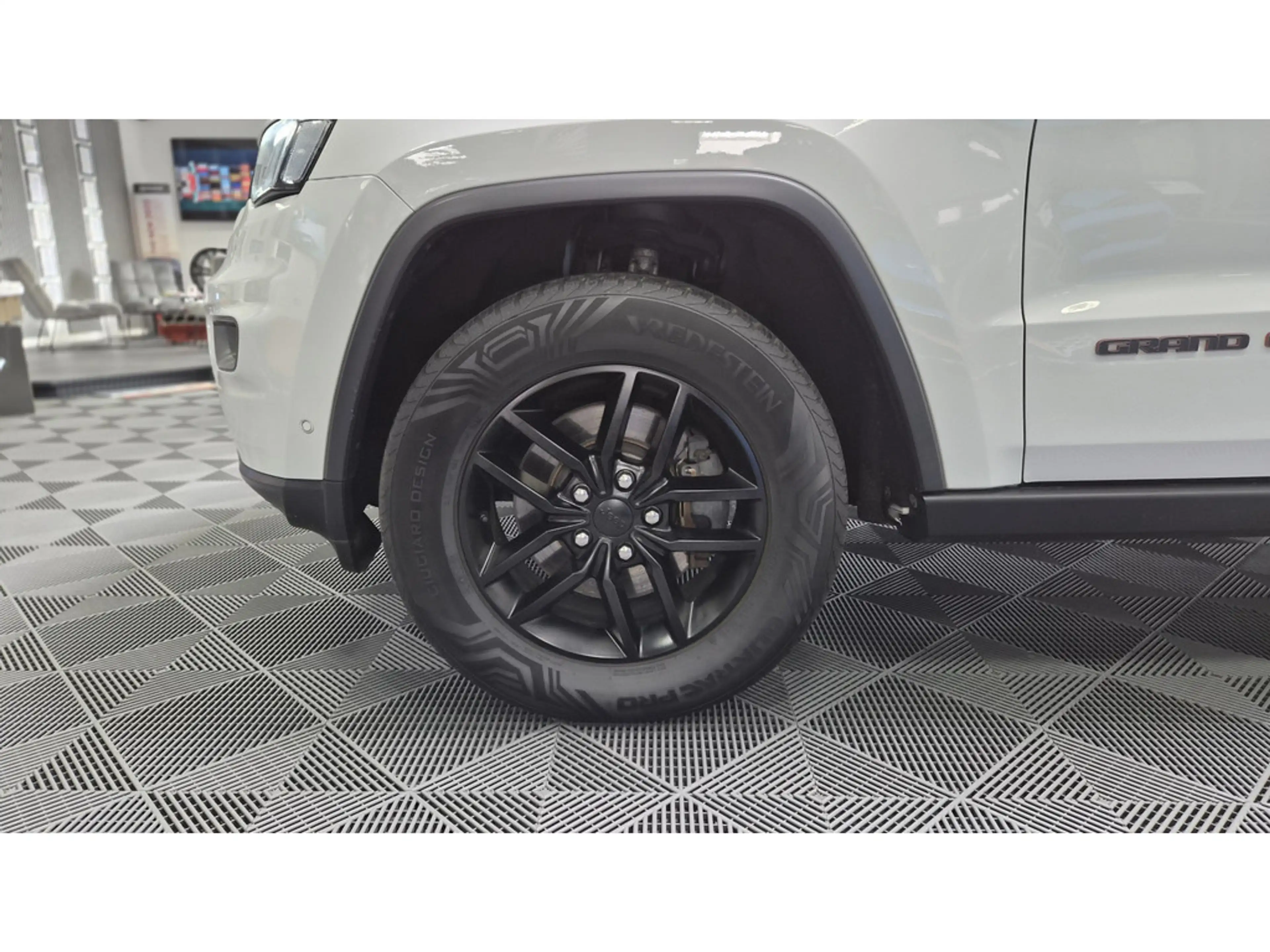 Jeep Grand Cherokee 3.0 CRD Trailhawk Luft HiFi Fa — photo 9