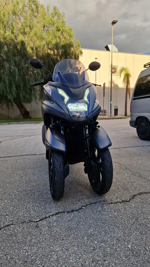 Yamaha TriCity 125 cc Gris - 1