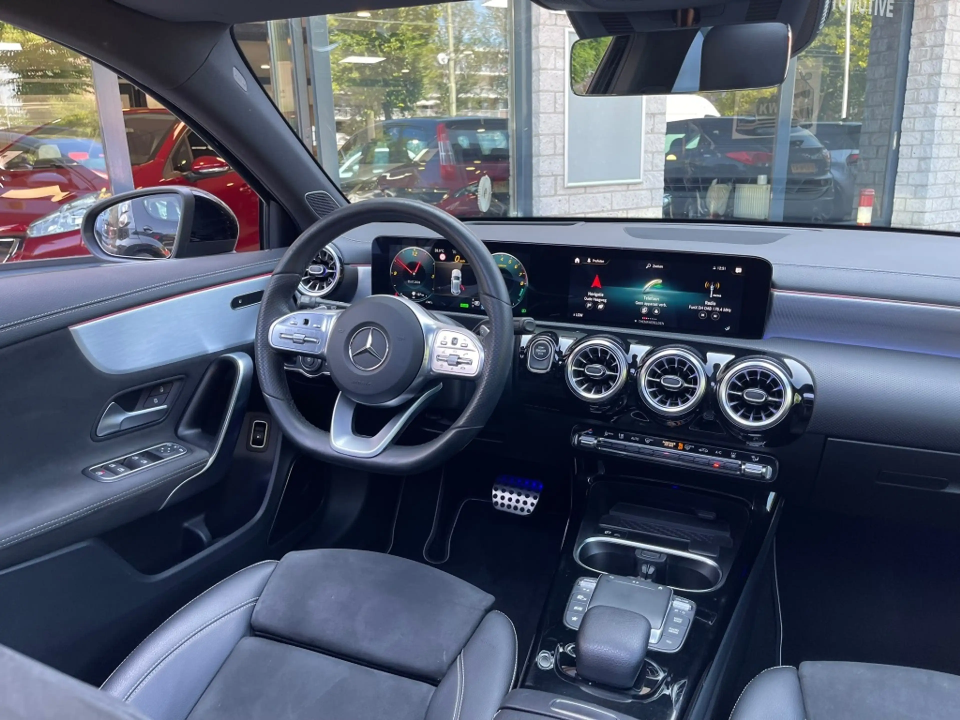 Mercedes-Benz A 250 e Amg Pano Burmester Cam Led — photo 2