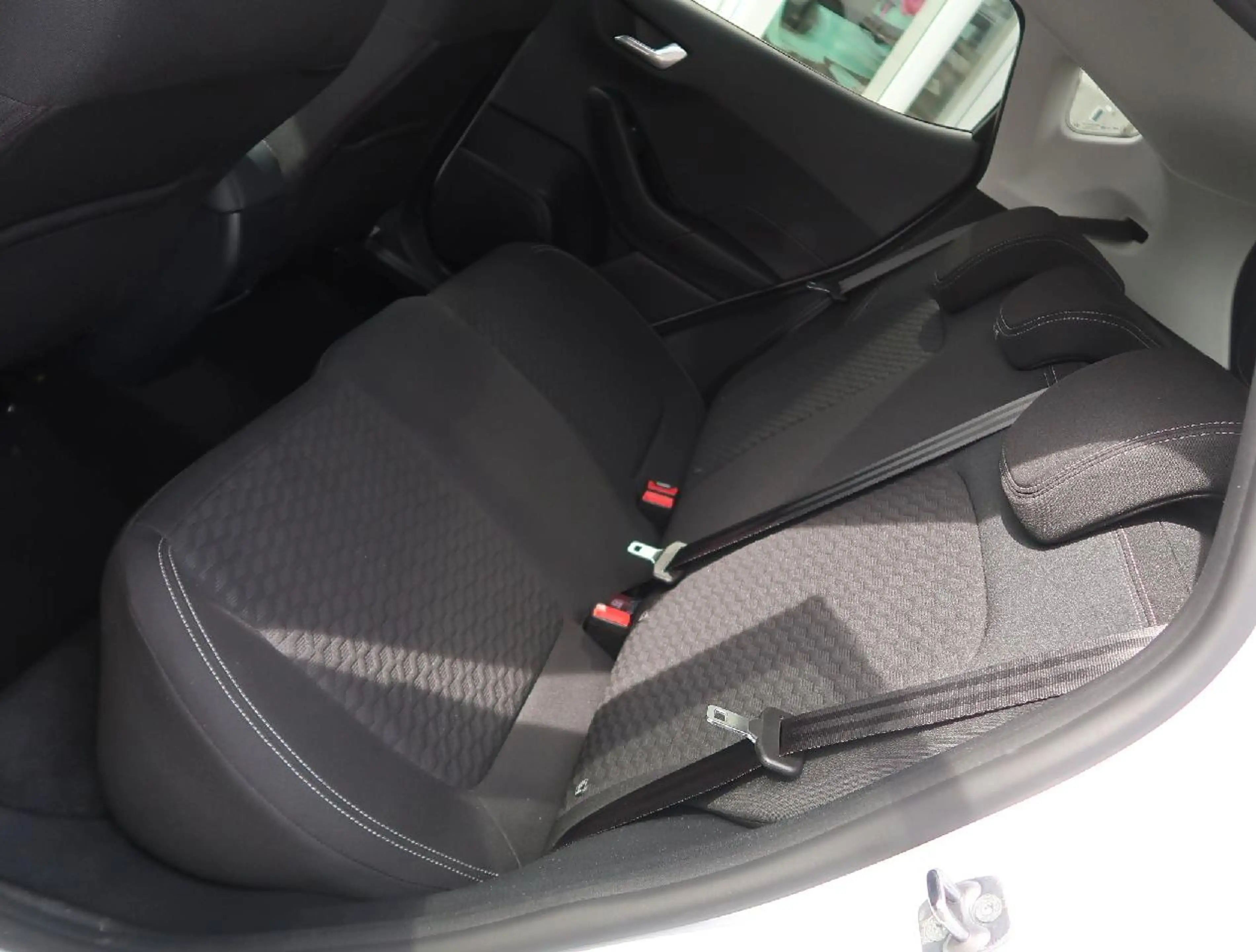 Ford Fiesta Titanium — photo 12