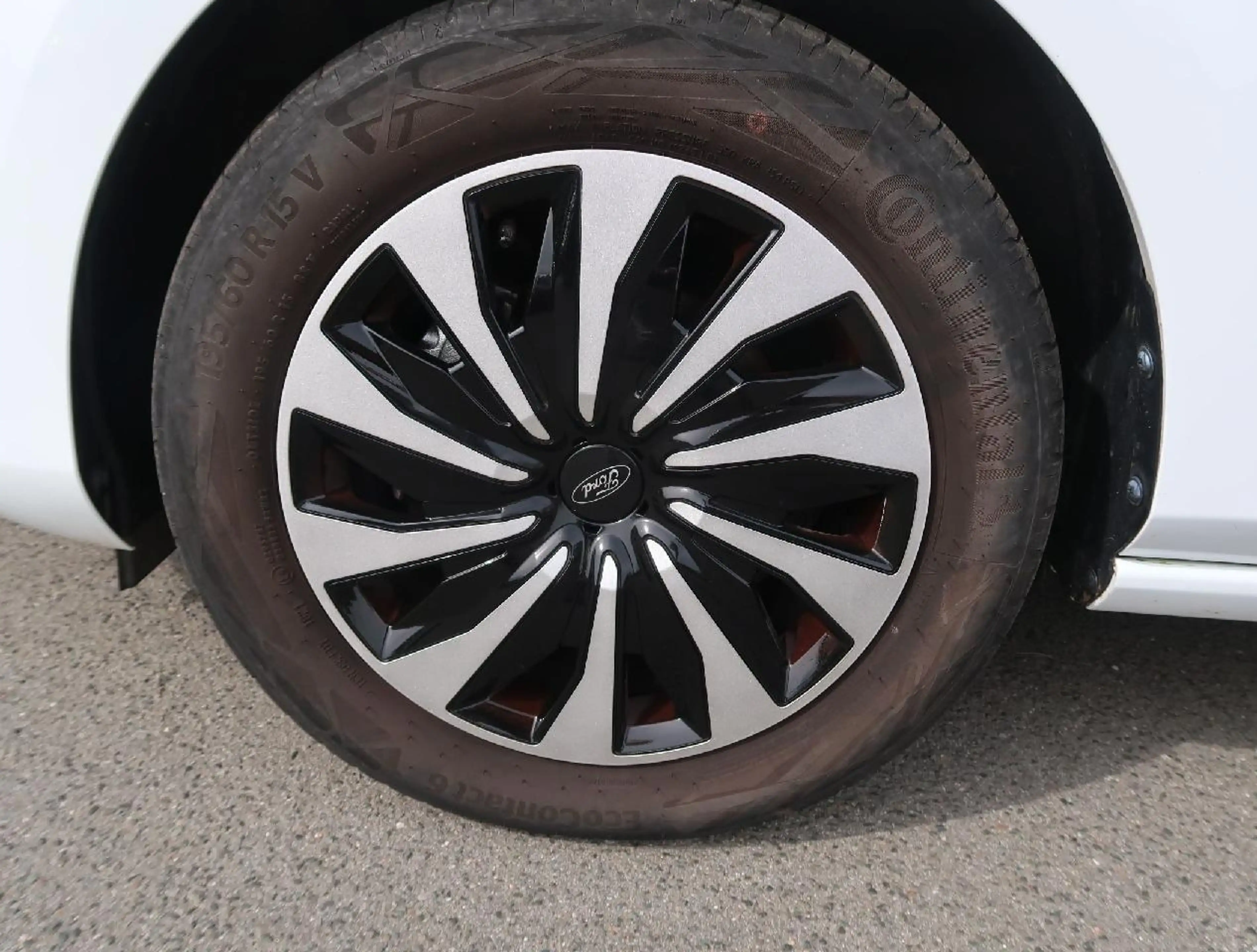 Ford Fiesta Titanium — photo 4
