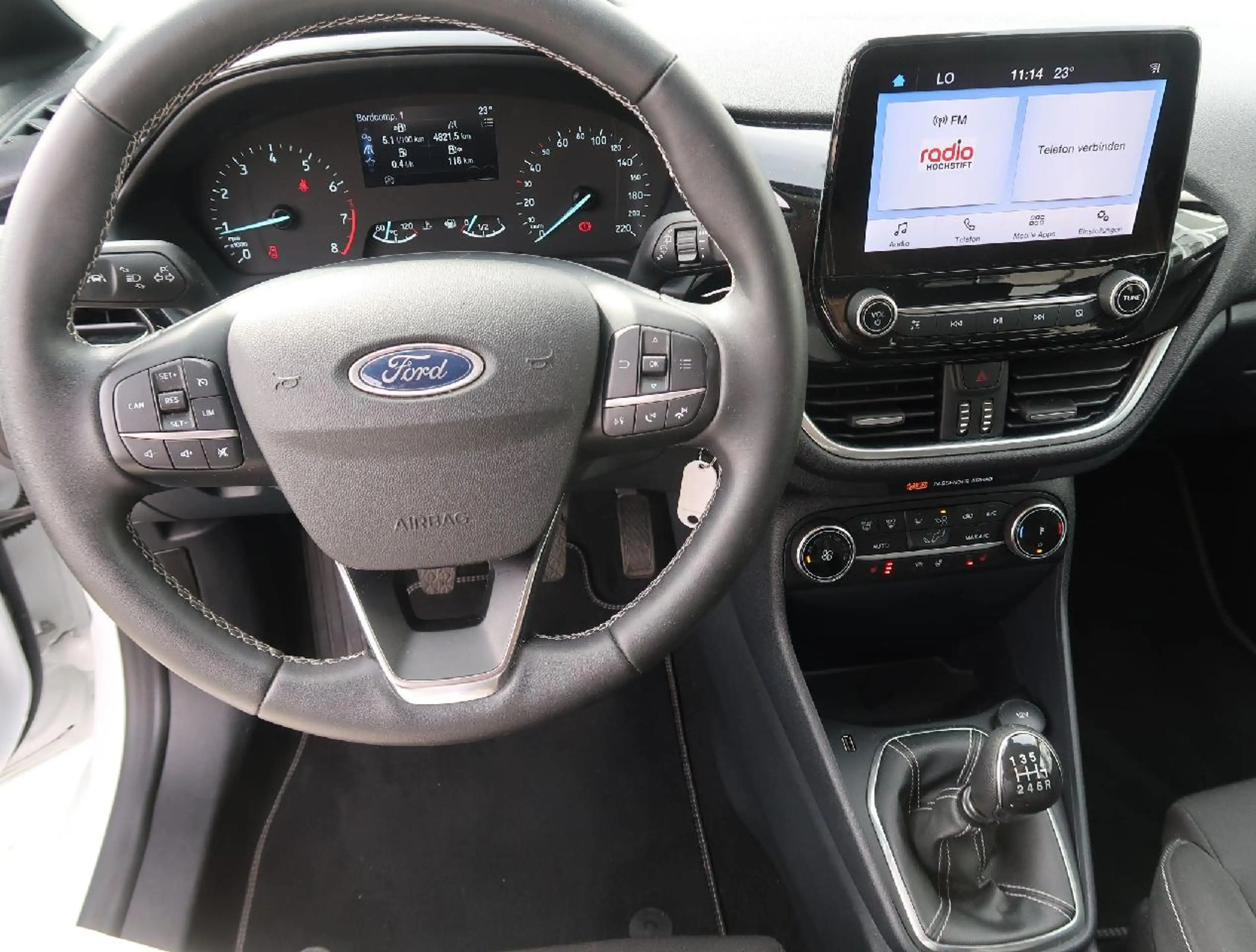 Ford Fiesta Titanium — photo 8