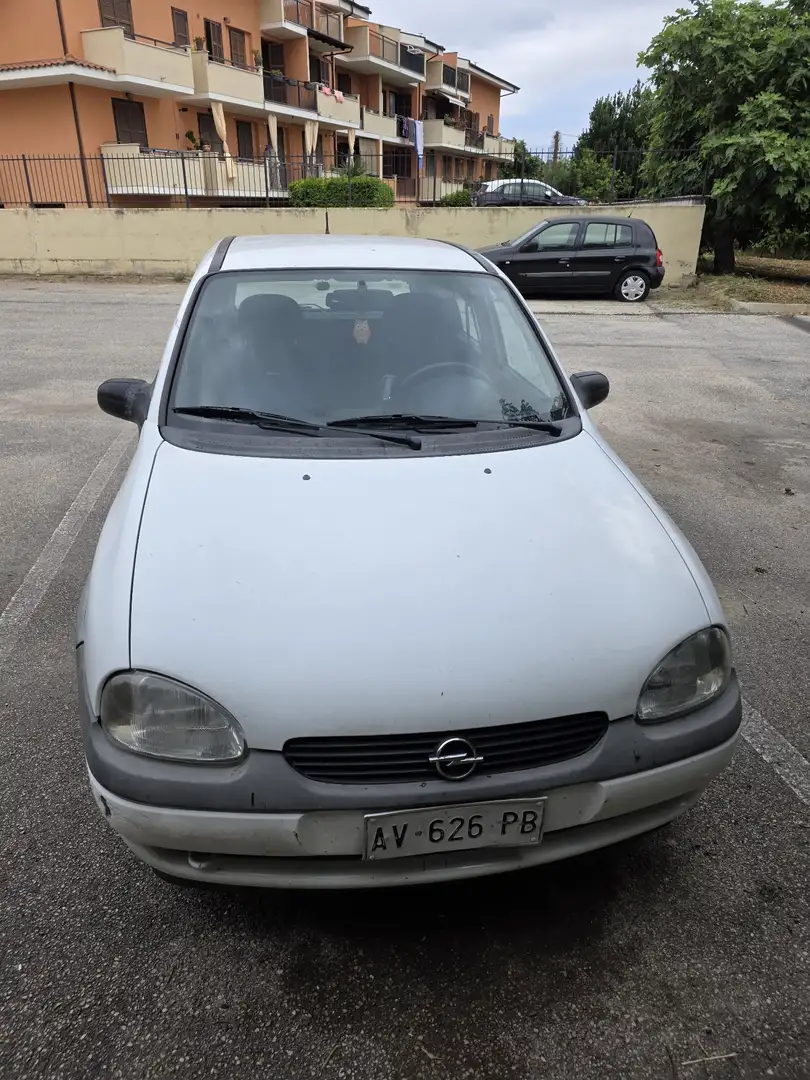 Opel Corsa 5p 1.2 Viva - 1