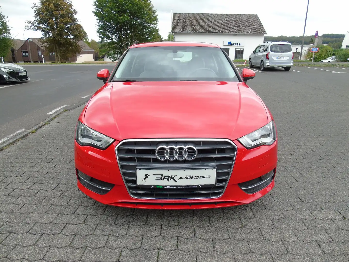 Audi A3 ambiente 1,8 TFSI S-Tronic *LEDER*KLIMATRONIC Rot - 2