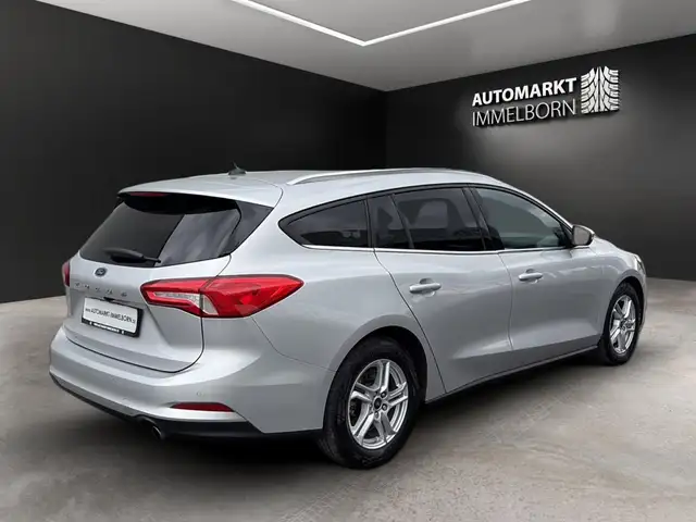 Ford Focus view 6