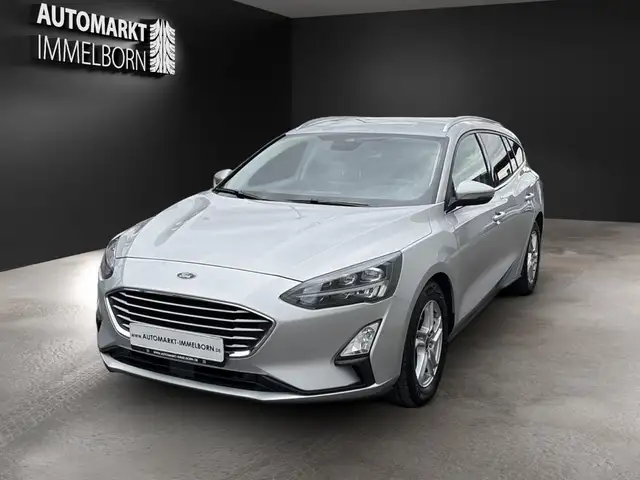 Ford Focus view 3
