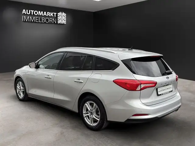 Ford Focus view 5