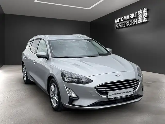 Ford Focus view 2