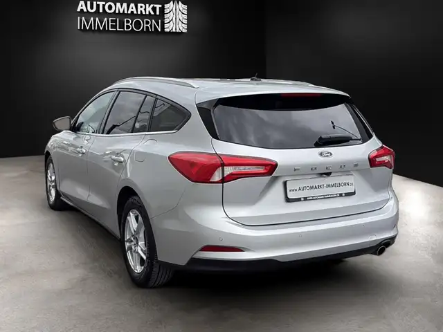 Ford Focus view 10