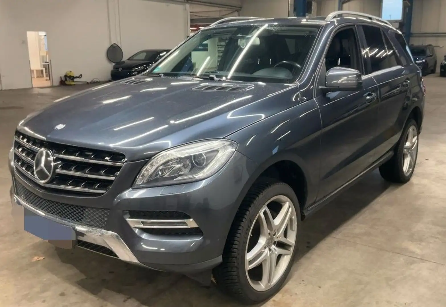 Mercedes-Benz ML 350 4Matic *1.Hand*Standheizung*Distronic* Grau - 1
