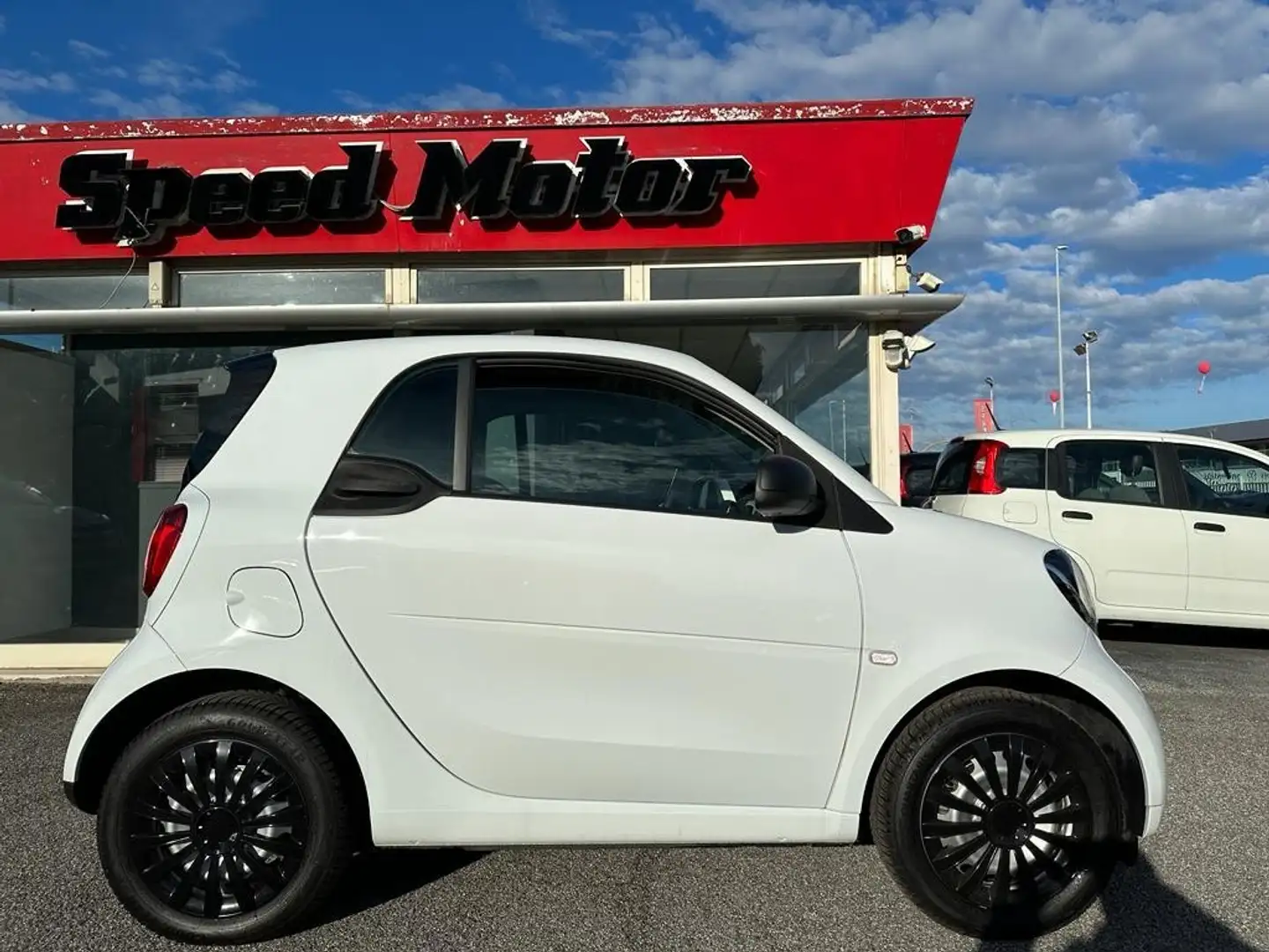 smart forTwo 70 1.0 twinamic, PANO, NAVI, PELLE, PRONTA CONSEGN Weiß - 2
