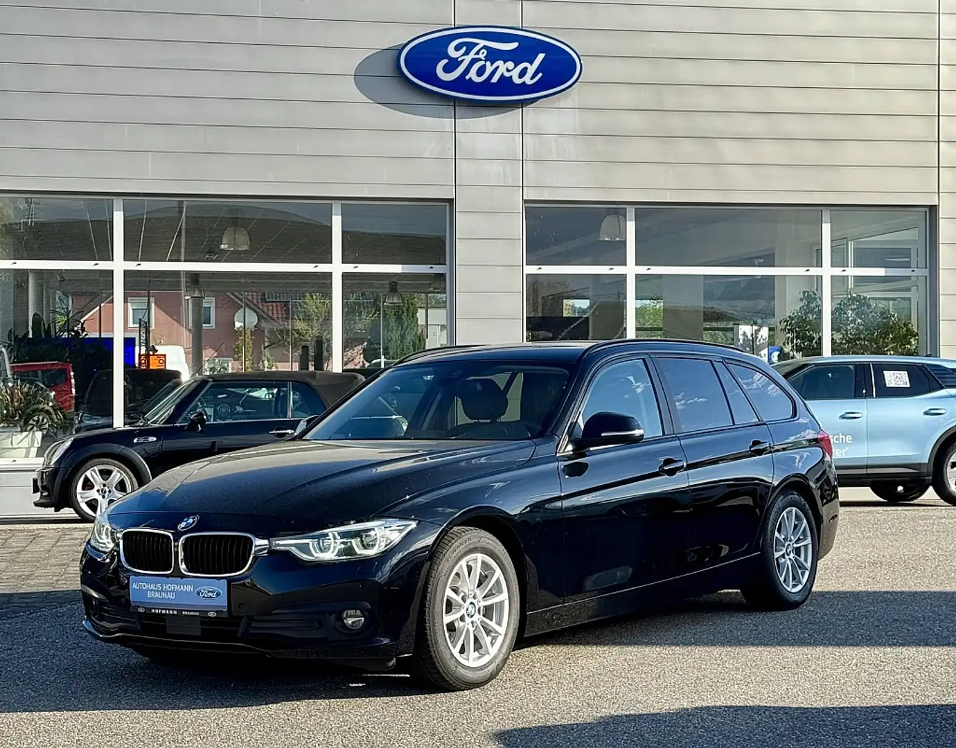 BMW 320 d Touring Advantage Aut. Noir - 1