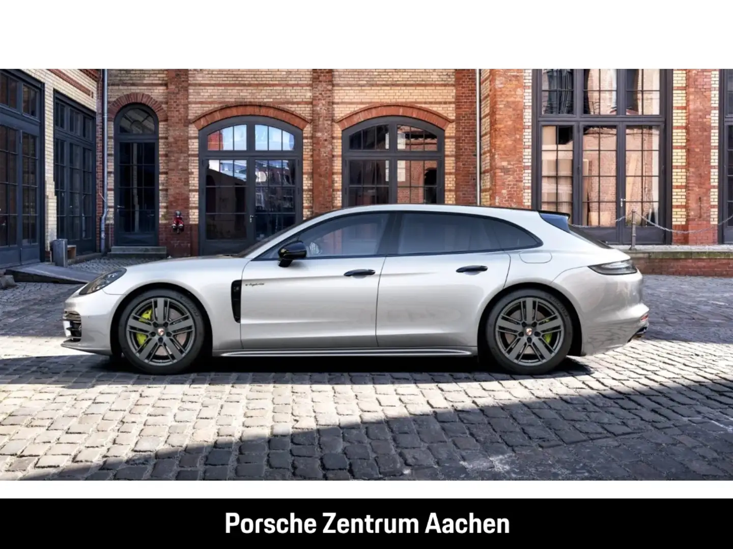 Porsche Panamera 4 E-Hybrid Sport Turismo Platinum Edition Stříbrná - 2
