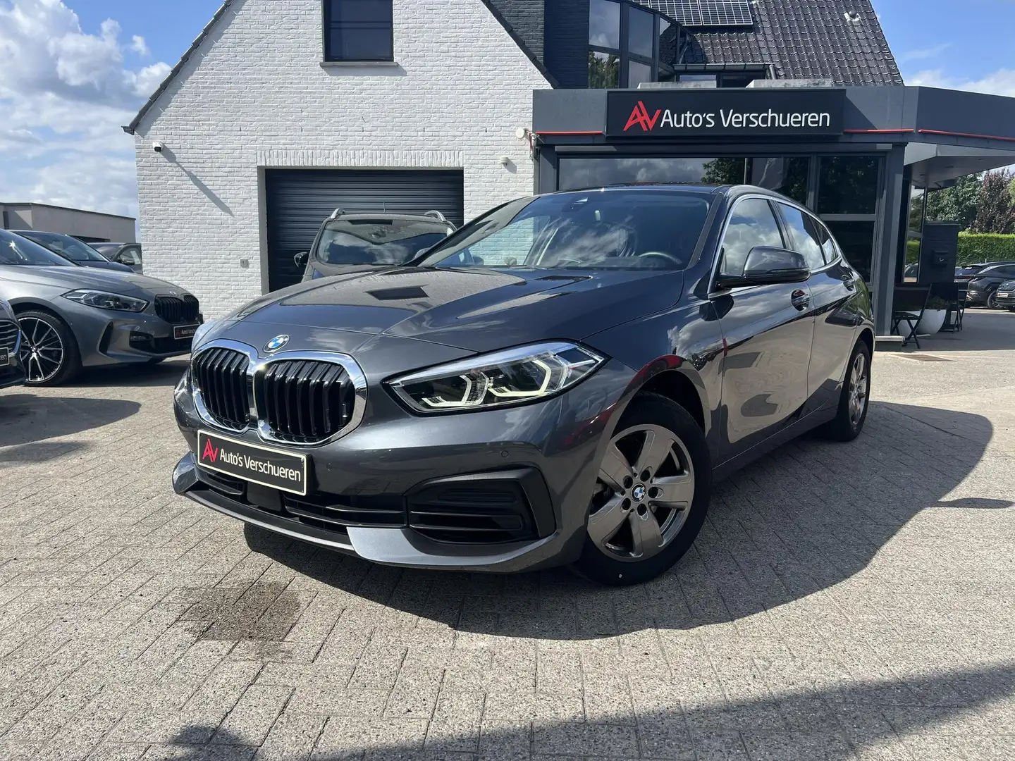 BMW 118 iA Advantage ** Sportzetels | Cockpit Pro | Hifi Grijs - 2