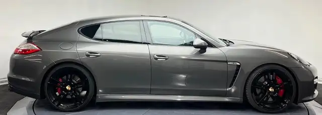 Porsche Panamera view 4