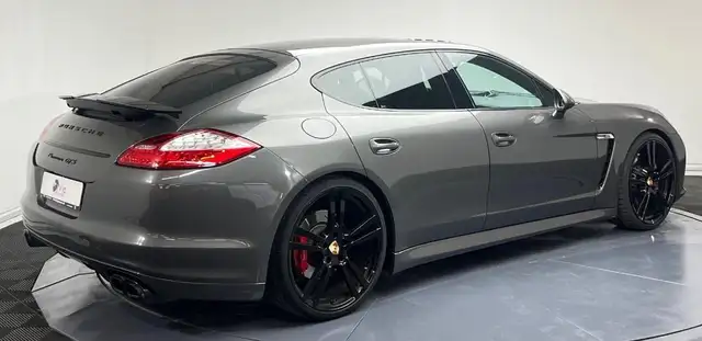 Porsche Panamera view 5