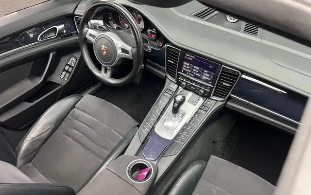 Porsche Panamera view 7