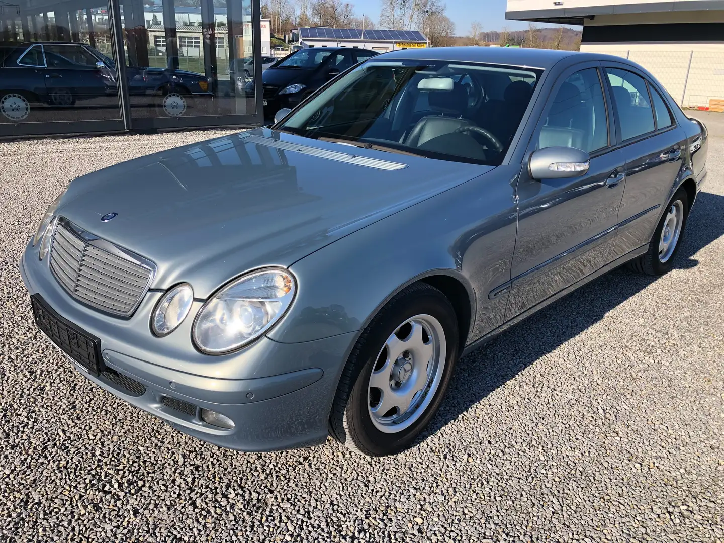 Mercedes-Benz E 200 KOMPRESSOR 6-Gang*Leder Twin*NAVI*PTS* Grau - 1