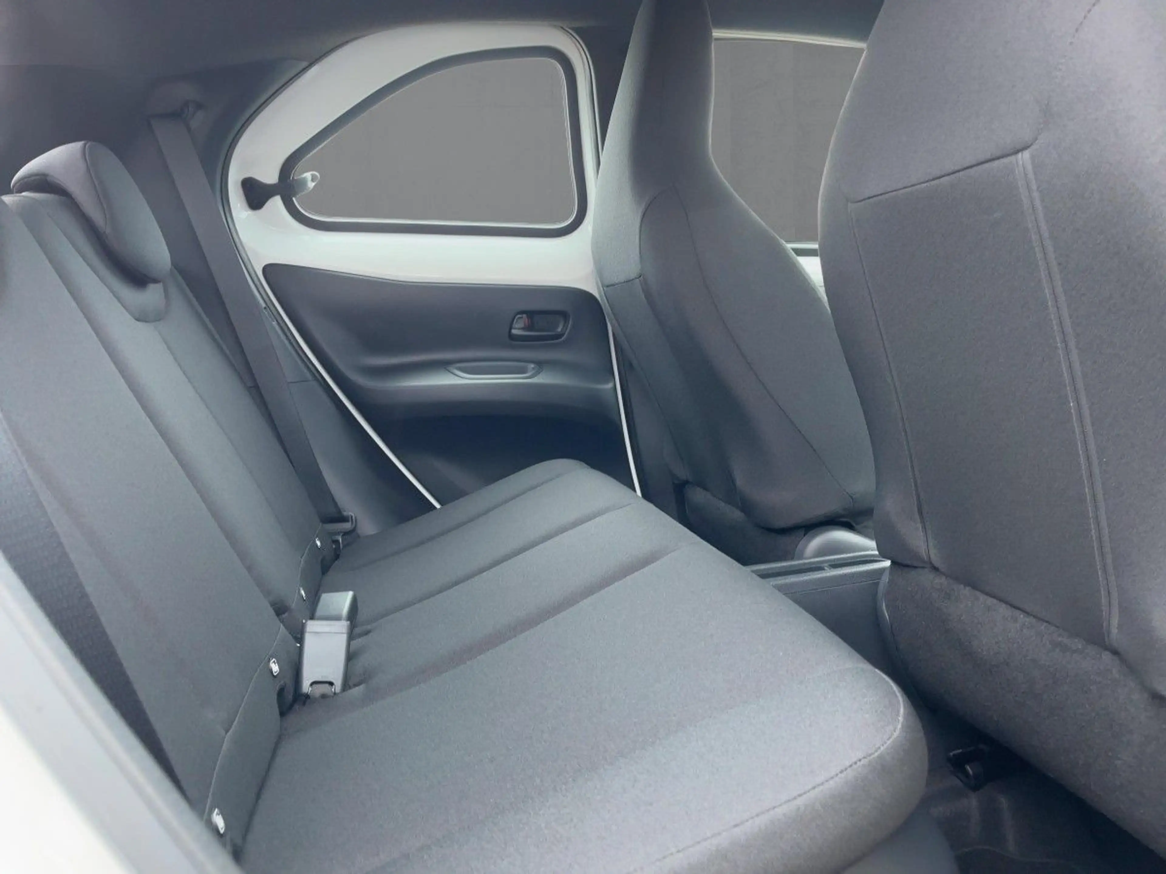 Toyota Aygo X AYGO X Hyb. 1.5 Hyb. Pure *ALL-IN LEASING* — photo 13