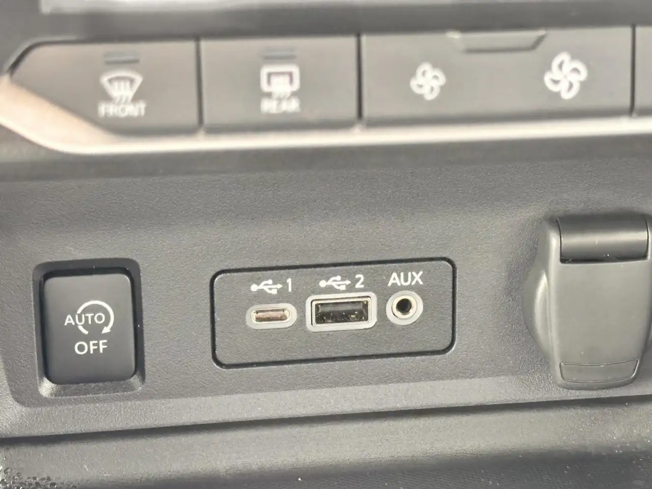 Nissan Sentra снимка Nissan Sentra
