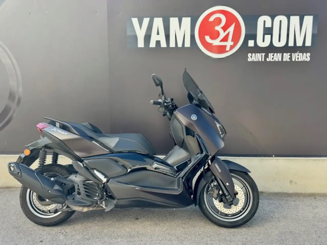 Yamaha X-Max 125