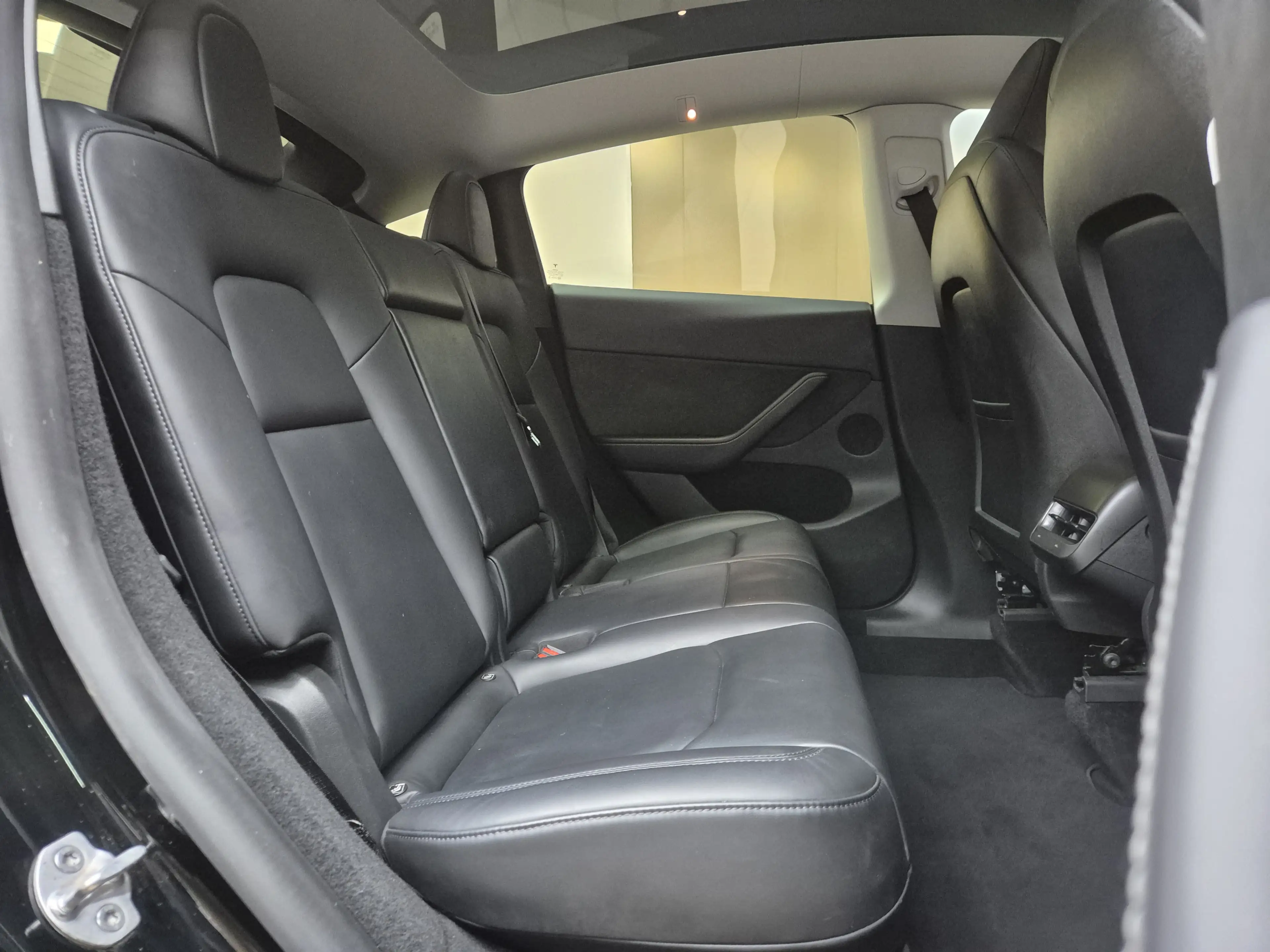 Tesla Model Y Long Range Dual AWD PANO+STDHZ+NAVI+360+ — photo 11