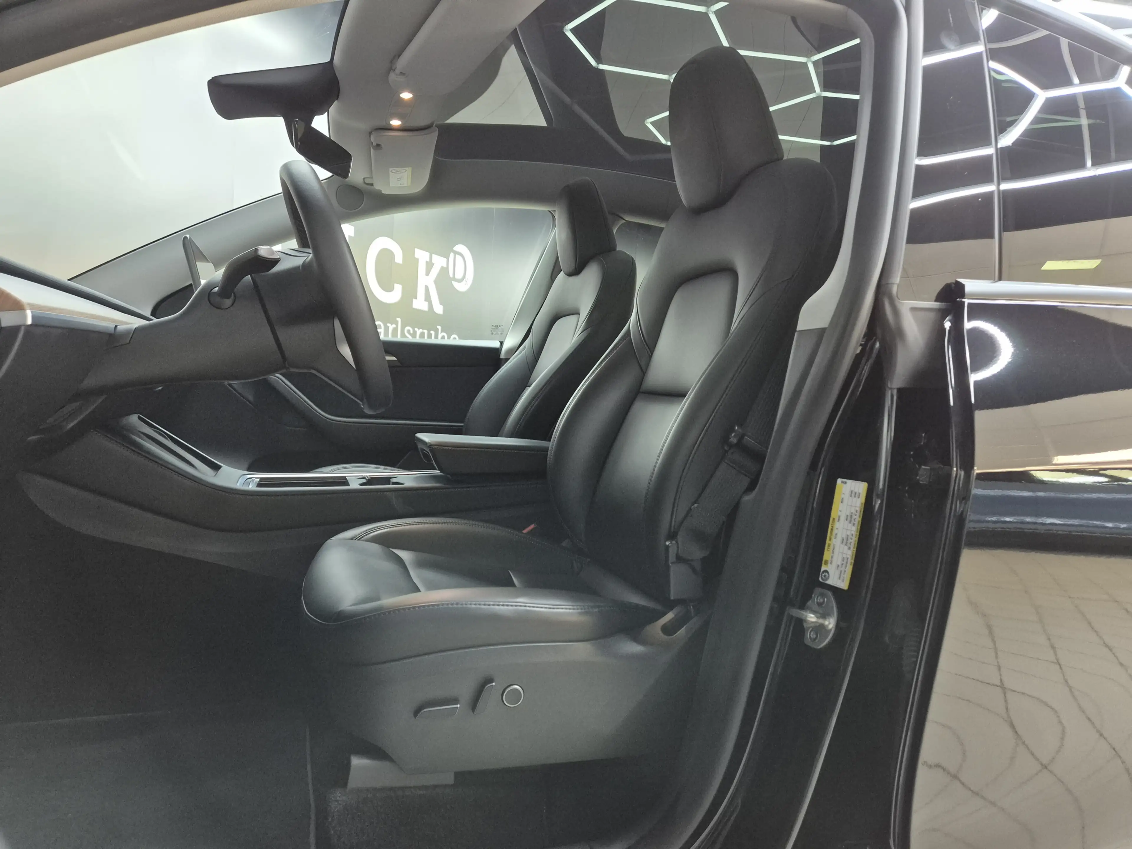 Tesla Model Y Long Range Dual AWD PANO+STDHZ+NAVI+360+ — photo 9