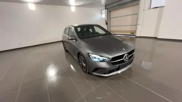 Mercedes-Benz B-Class view 3