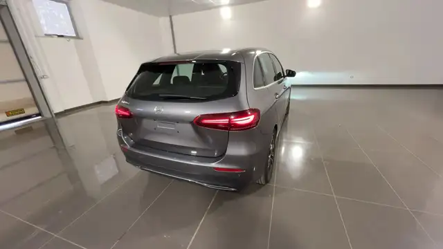 Mercedes-Benz B-Class view 4