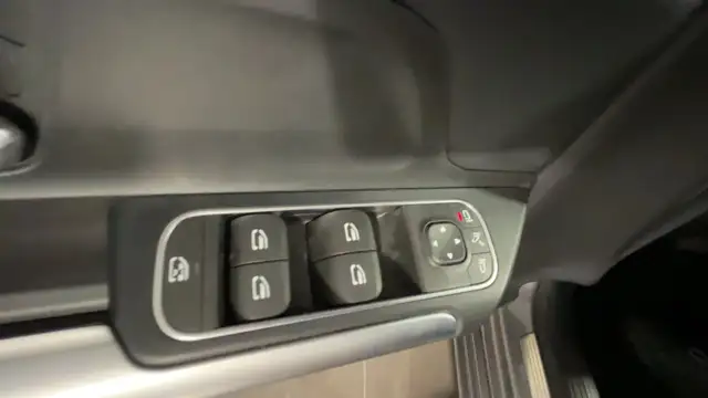 Mercedes-Benz B-Class view 18
