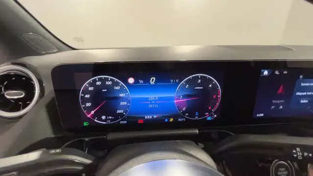 Mercedes-Benz B-Class view 11