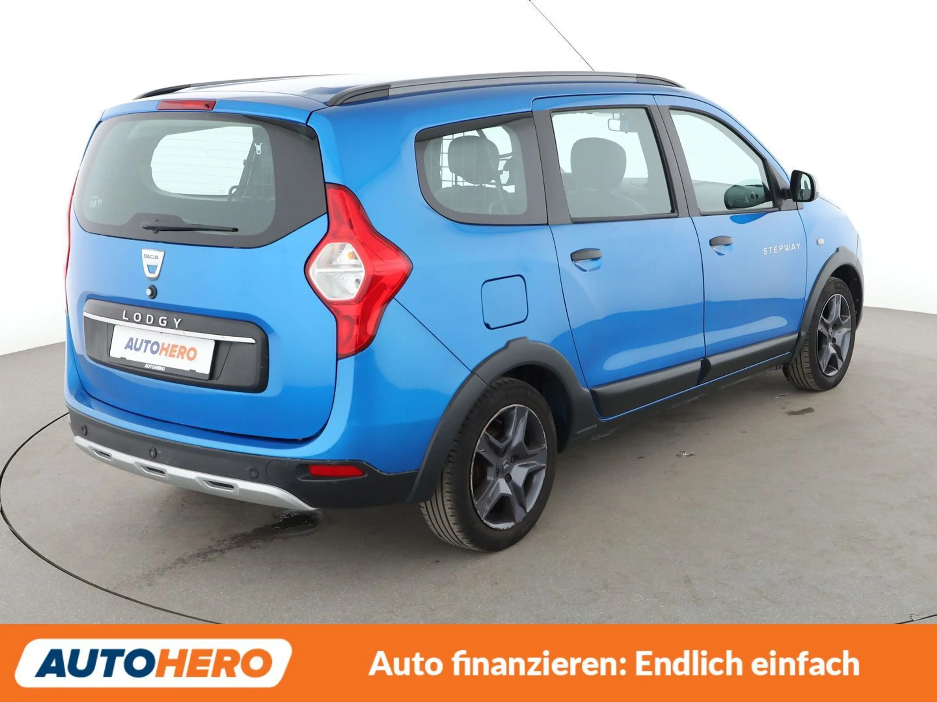 Dacia Lodgy 1.2 TCe Stepway Celebration*NAVI*PDC*SHZ*KLIMA* — photo 6