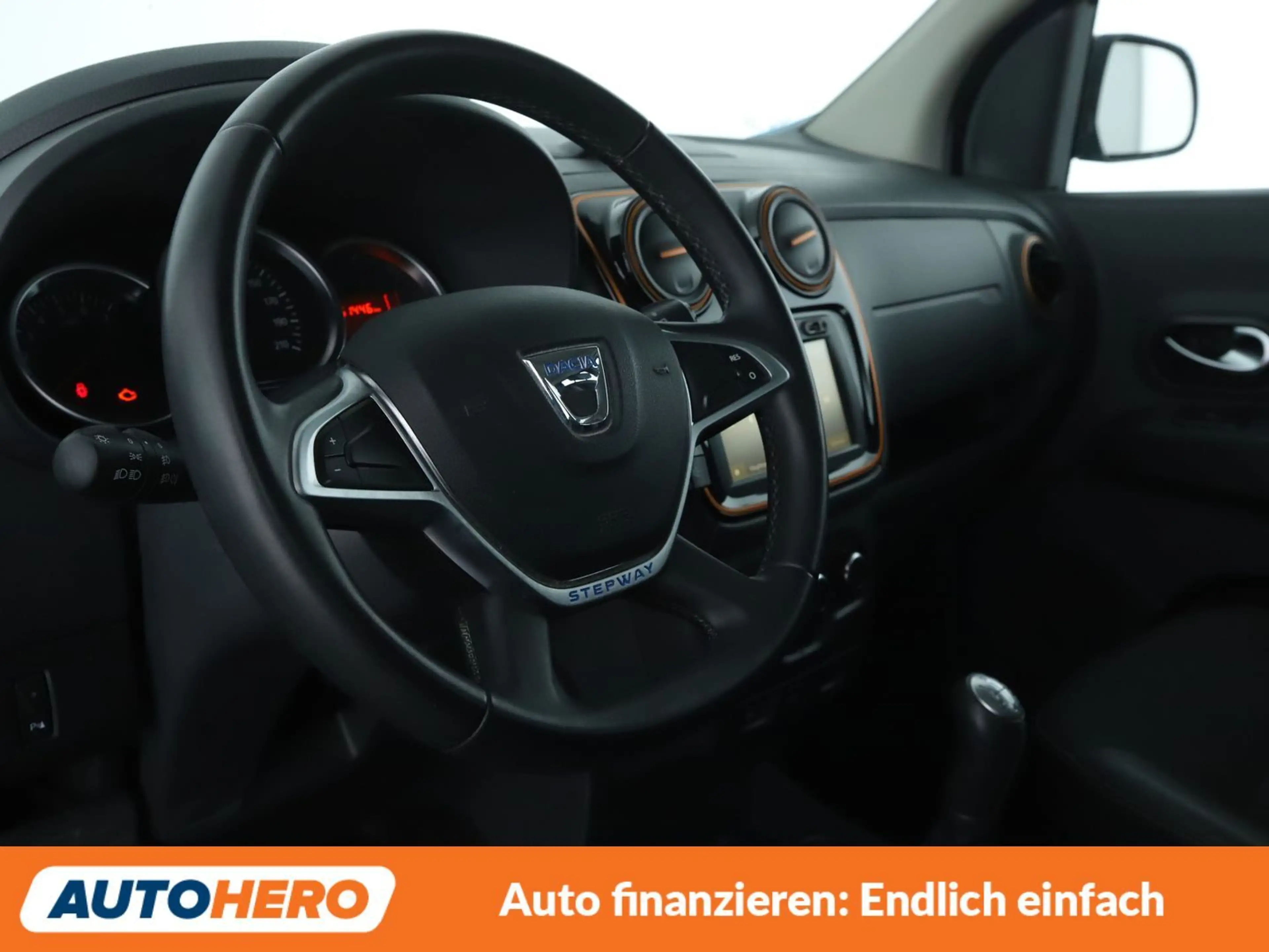 Dacia Lodgy 1.2 TCe Stepway Celebration*NAVI*PDC*SHZ*KLIMA* — photo 11