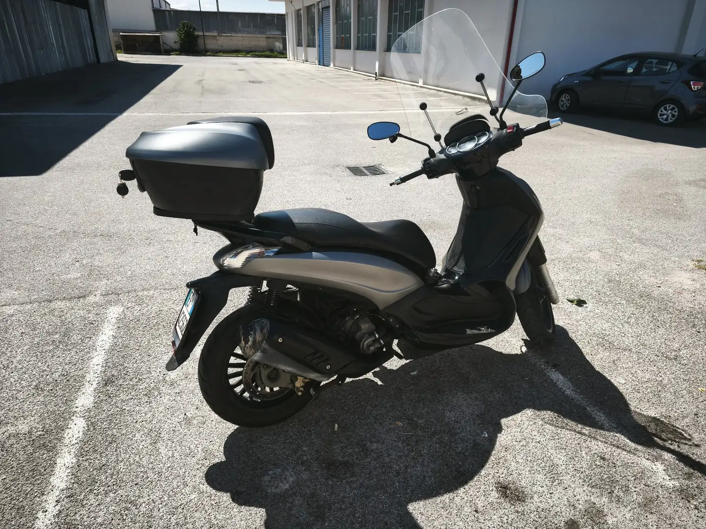 Piaggio Beverly 300 ie Schwarz - 1