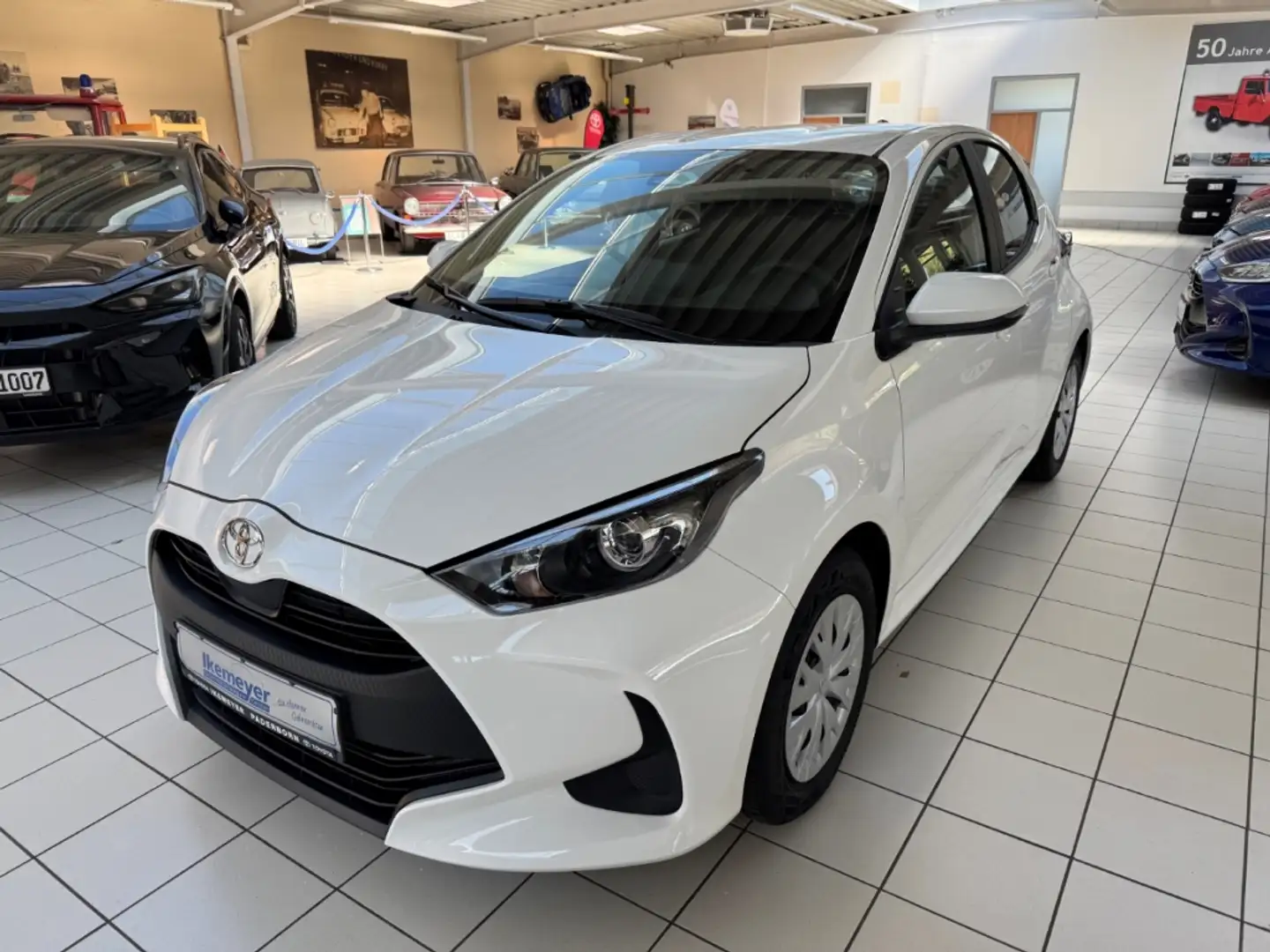 TOYOTA Yaris