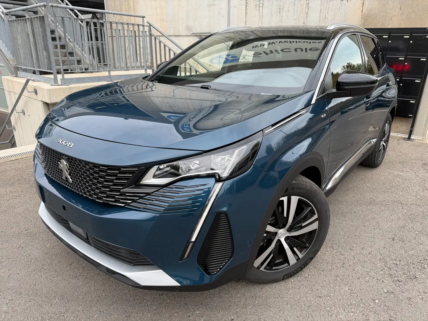 Peugeot 3008 1.2 HYBRID 145 E-DSC6 GT Bleu - 1