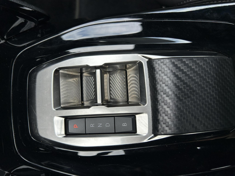 Peugeot e-2008 EV GT 54 kWh — photo 15