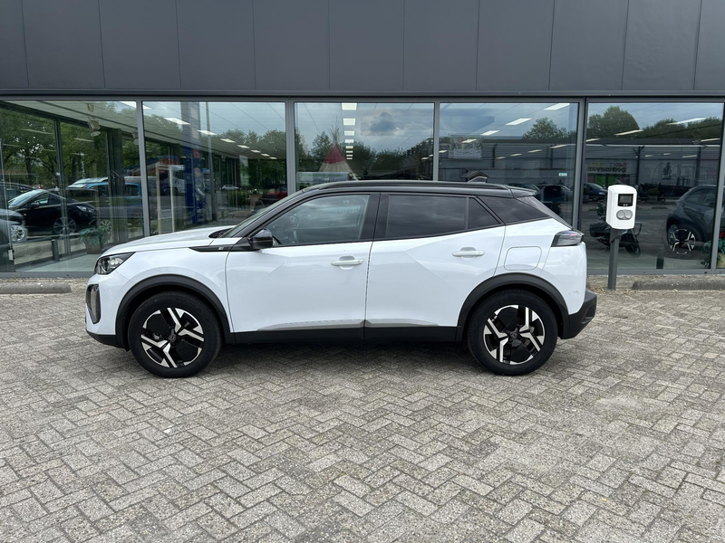 Peugeot e-2008 EV GT 54 kWh — photo 6