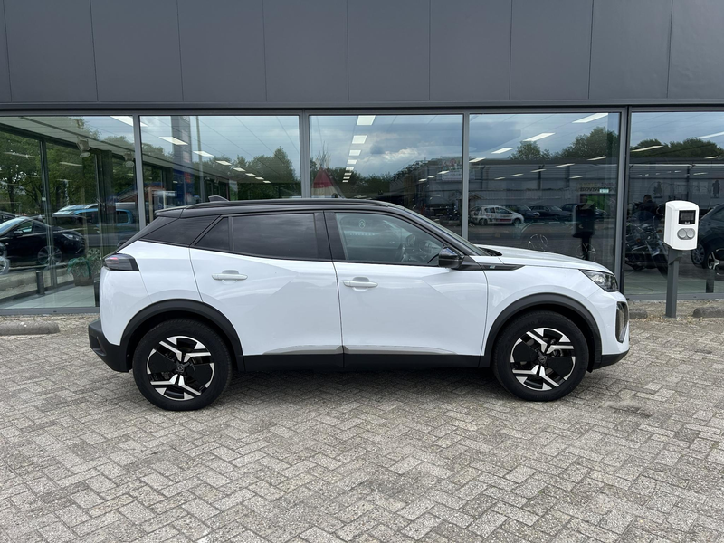 Peugeot e-2008 EV GT 54 kWh — photo 4