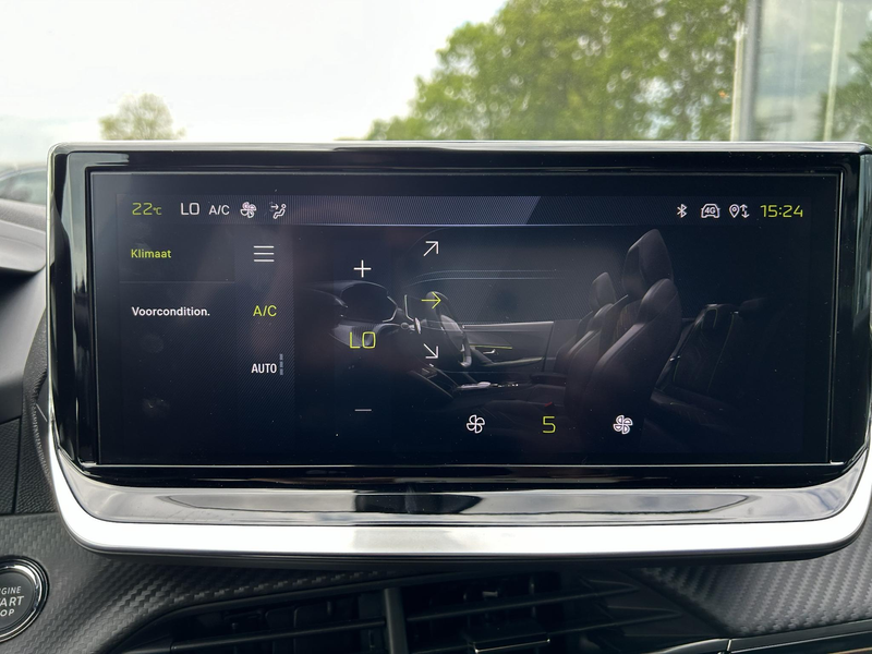Peugeot e-2008 EV GT 54 kWh — photo 12