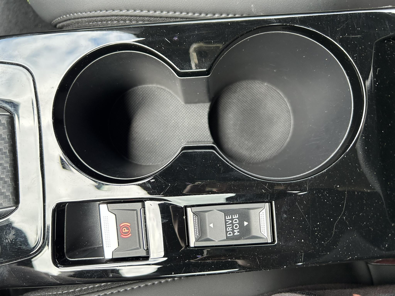 Peugeot e-2008 EV GT 54 kWh — photo 16