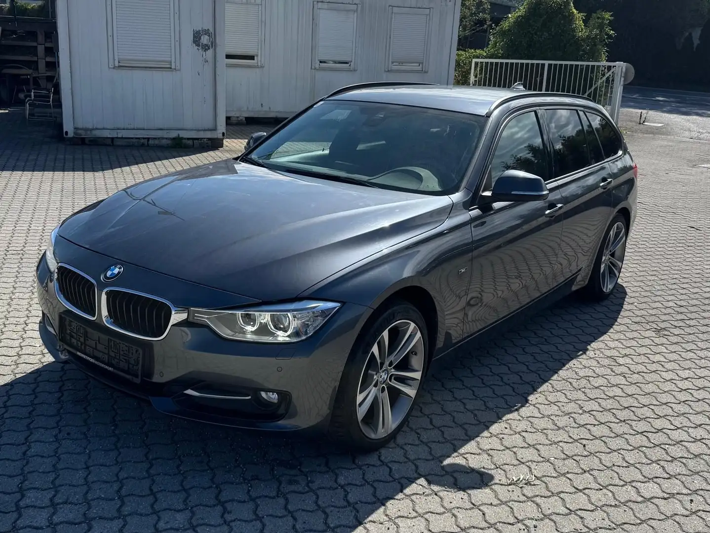 BMW 318 318d xDrive Österreich-Paket Touring - 1