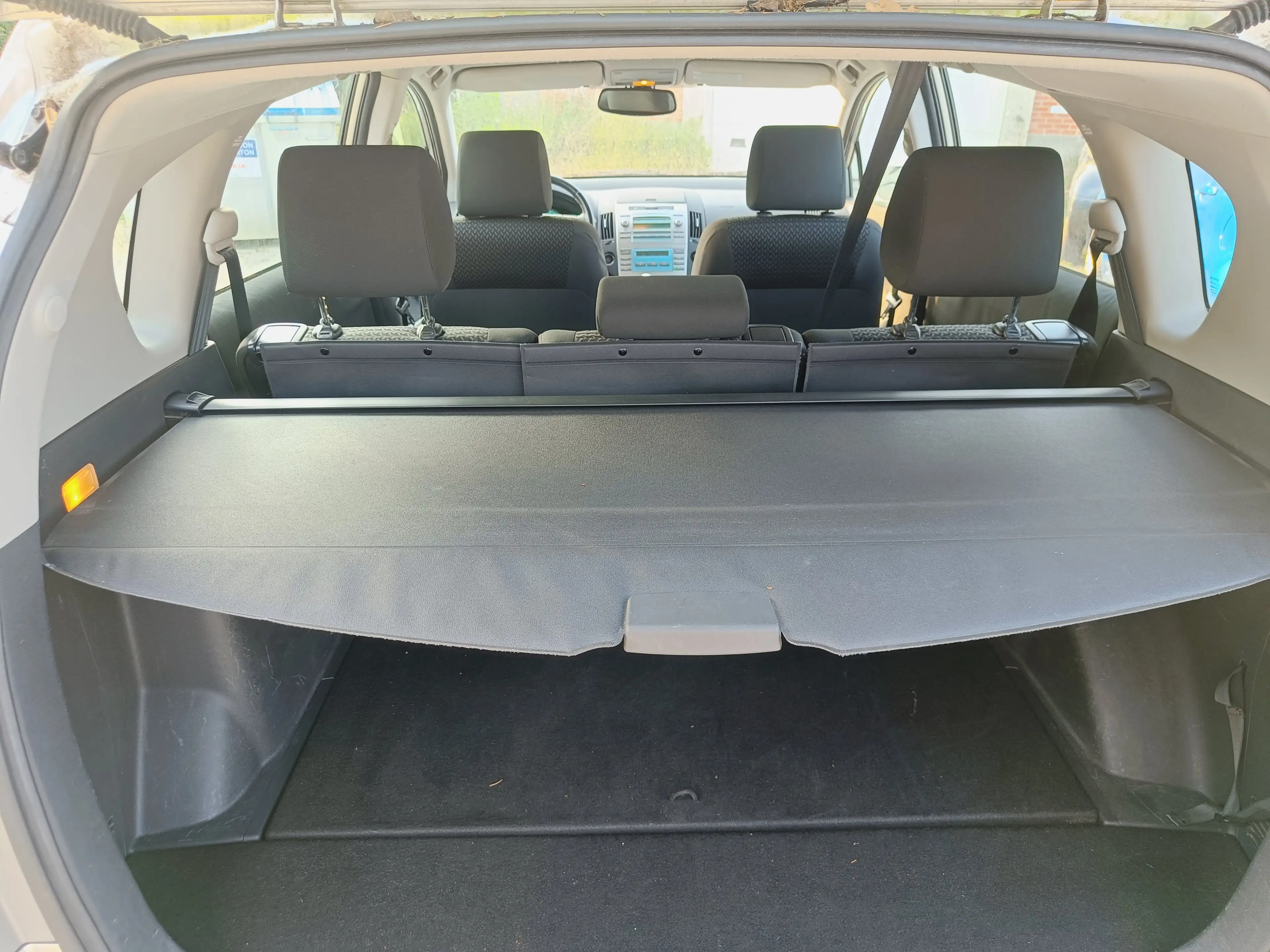 Toyota Corolla Verso 1.6i essence 5 places — photo 11