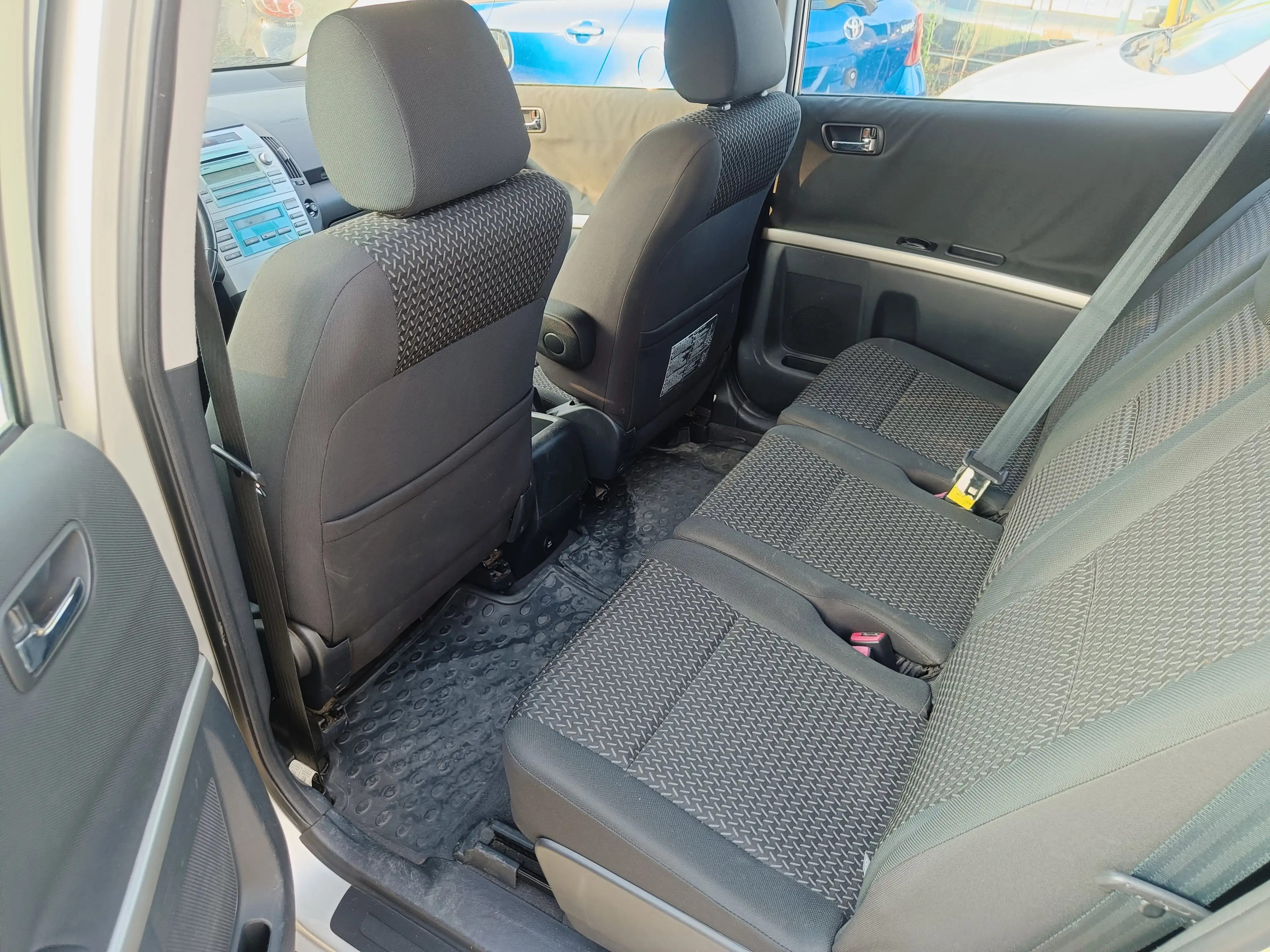 Toyota Corolla Verso 1.6i essence 5 places — photo 10