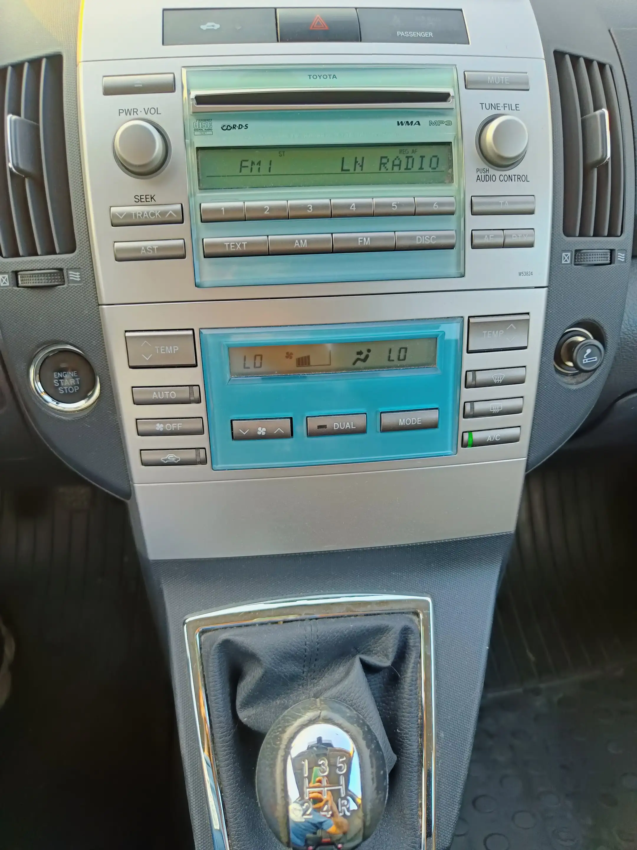 Toyota Corolla Verso 1.6i essence 5 places — photo 8